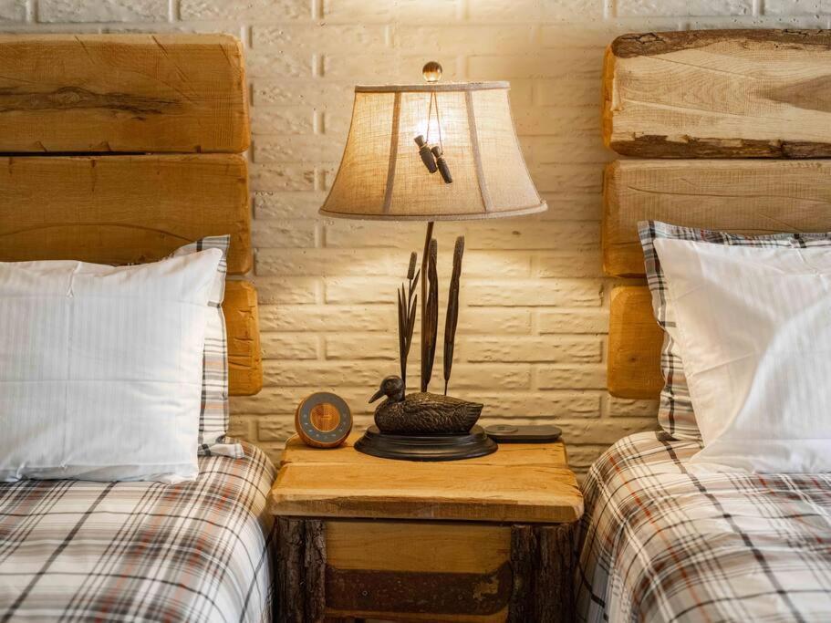 Stonegate Lodge 2 Queen Beds Wifi Tv Salt Water Pool Fire Pits #303 Eureka Springs Exterior photo